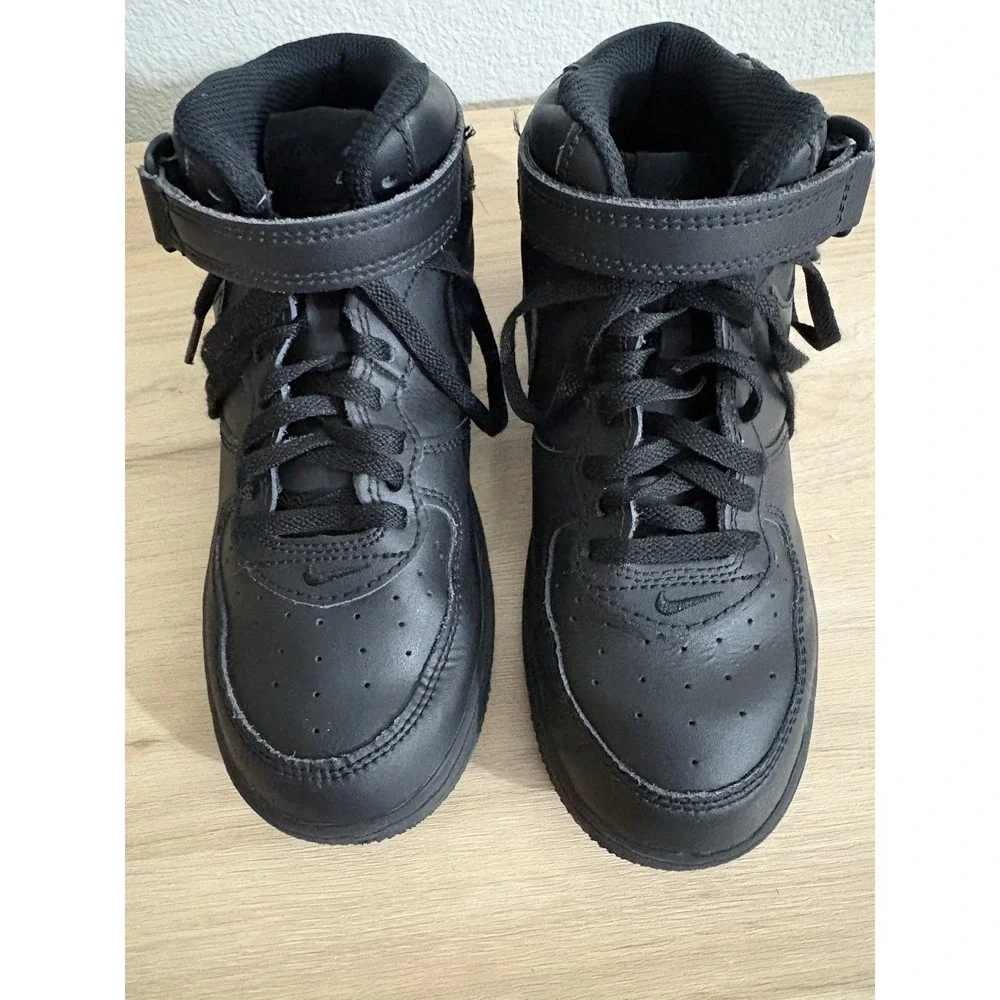 Nike Court Borough Mid 2 Unisex Kids Black Mid Top Sneakers Size 2.5 Y